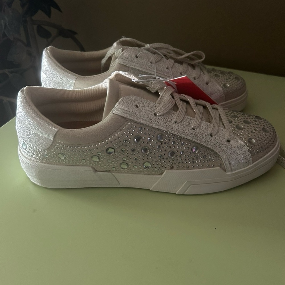 Steve Madden Cream and Silver Sneakers